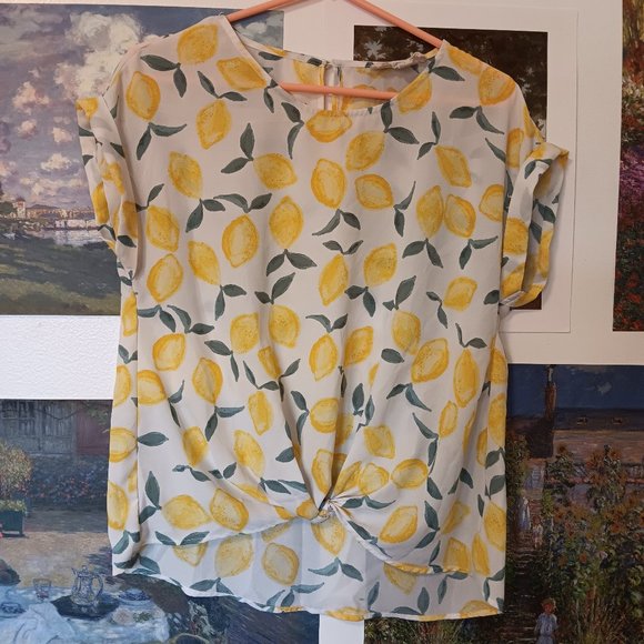 Hippie Rose Tops - 👗Hippie Rose Size M Twist-Front Lemon Blouse